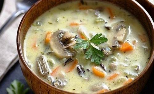 Сливочный суп с рисом и грибами. Сливочный суп с рисом и грибами.