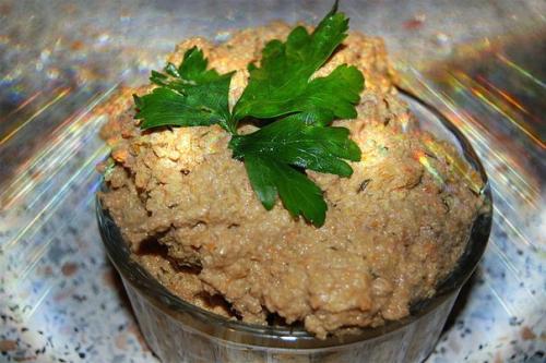 Ароматный домашний паштетик из куриной печени.

