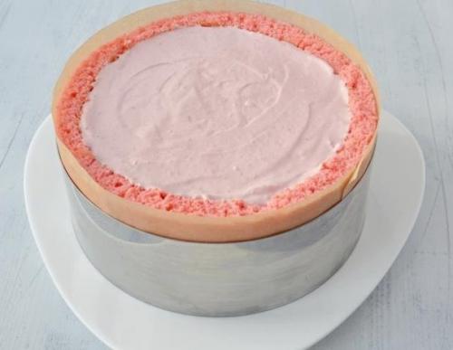 Малиновый муссовый торт.