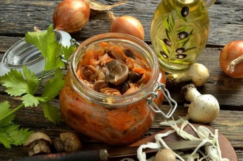 Консервированная солянка с грибами.