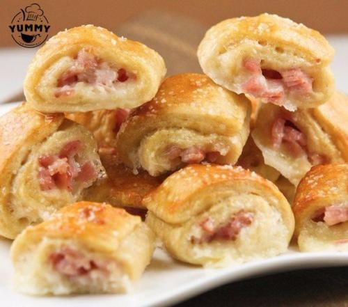 Слоечки с ветчиной и моцареллой. 08