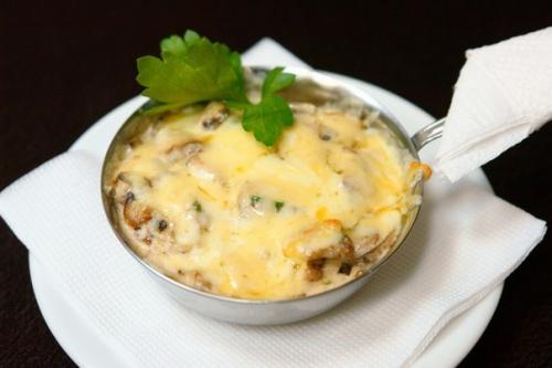 Любимый жульен с курицей и грибами - очень сочный!