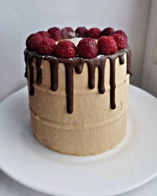 Творожная пасха с варёной сгущенкой.