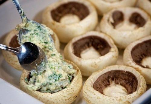 Фаршированные шампиньоны - невероятно вкусная закуска! 07