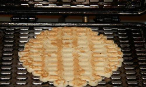 Домашние вафельные трубочки с кремом. 01 Домашние вафельные трубочки с кремом. 01