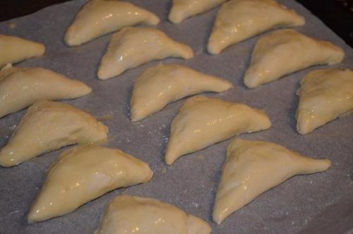 Конвертики с мясом из творожного теста. 03