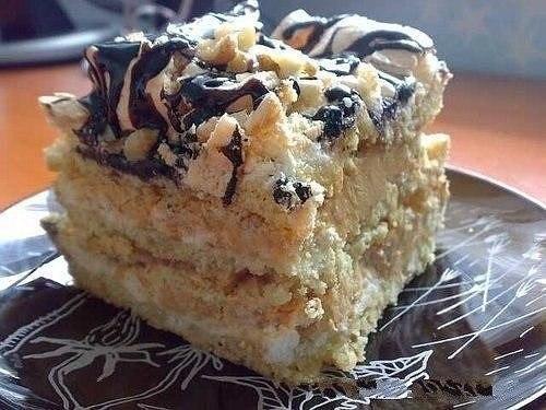 Воздушный сникерс.

Это очень вкусный торт, он прямо тает во рту! 

