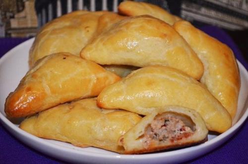 Конвертики с мясом из творожного теста. 05