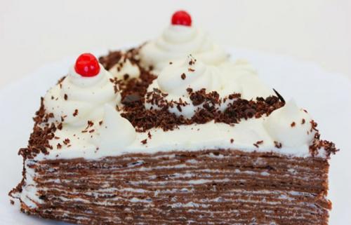 Шоколадный блинный торт пахнущий шоколадом сногсшибательно. Шоколадный блинный торт пахнущий шоколадом сногсшибательно.