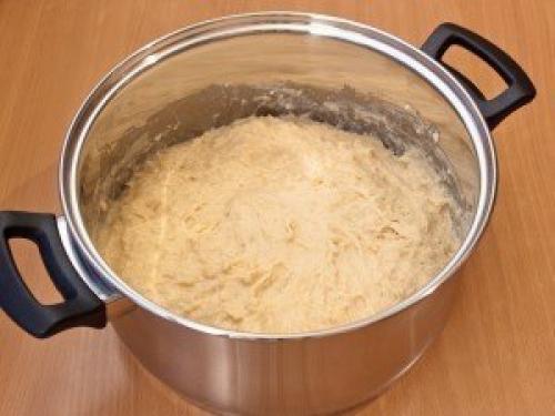 Сдобные куличи.  Ингредиенты: 06