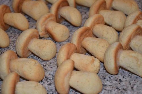 Печенье Грибочки.  Вариантов печенья Грибочки - множество, но этот - мой фаворит! 04