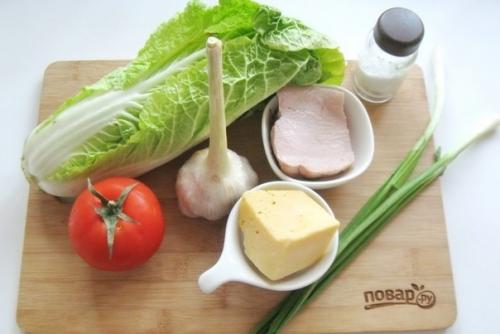 Салат с пекинской капустой и копченой курицей. 01