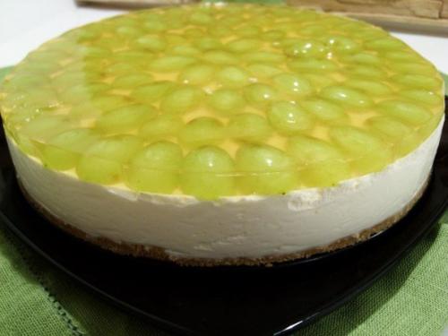 Торт - желе виноградный.