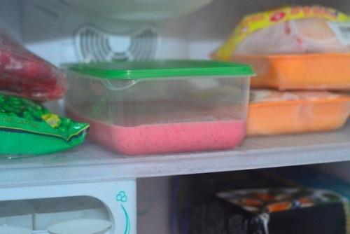 Клубничное мороженое.  Вам потребуется: 04