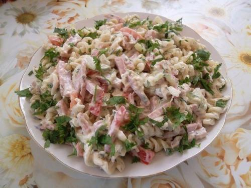 Салат Итальянский.  Макароны 200 г (отварить).