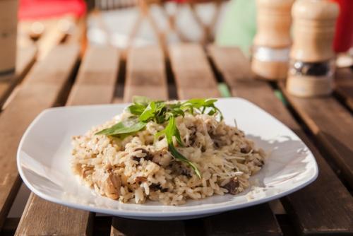 Ризотто с курицей и грибами.