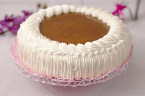 Kinuskikakku.  Финский кремовый торт с карамельной начинкой. 

