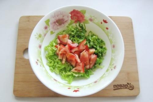 Салат с пекинской капустой и копченой курицей. 02