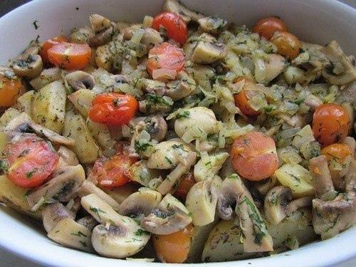 Картошечка с грибами и томатами. 05