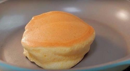 Вкусные пышные оладьи.