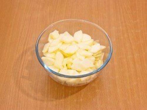 Шарлотка.  Пожалуй, шарлотка - самая популярная выпечка с яблоками. 04