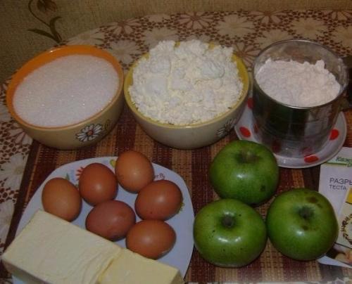 Королевский пирог с творогом. Королевский пирог (с яблоками и творогом).