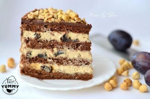 Шоколадный торт с карамельным кремом.