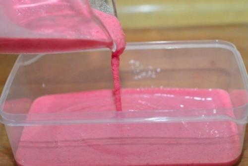 Клубничное мороженое.  Вам потребуется: 03