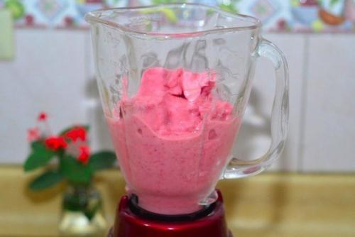 Клубничное мороженое.  Вам потребуется: 06