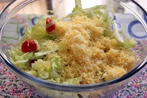 Салат Цезарь.  Ингредиенты: 04