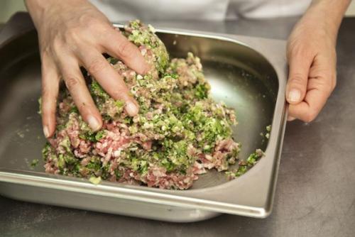 Хинкaли принятo считать чем-то сродни пельменям или мантам. 03