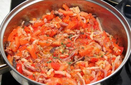 Тушеная капуста с копченостями. 08