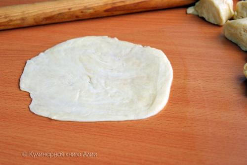 Чебуреки Крымские.  Понадобится: (на 10-12 штук). 05