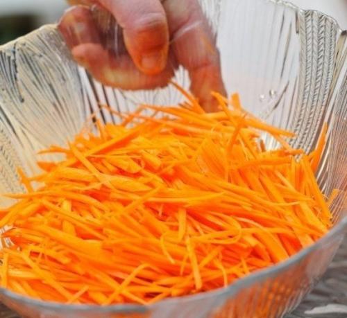 Маринованная капустка.  Ингредиенты: 03