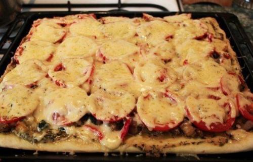 Очень вкусная пицца.