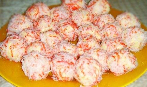 Рафаэлло из крабовых палочек.

