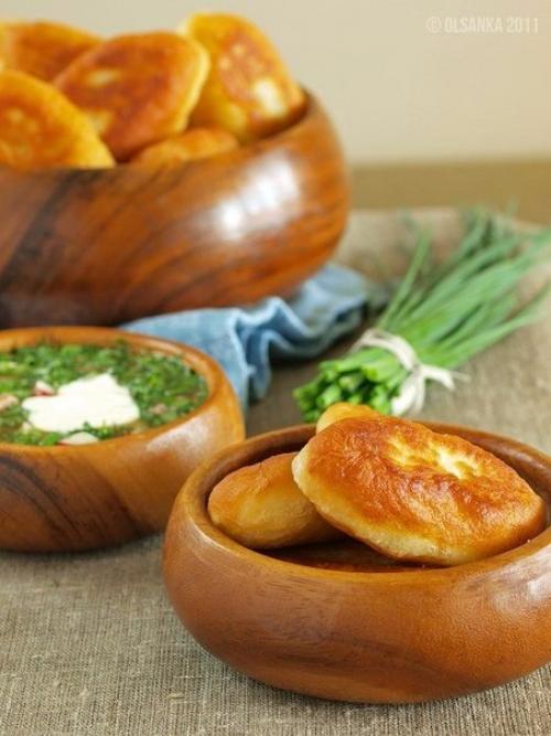 Пирожки с луком.