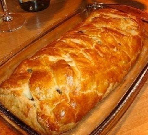Быстрыи мяснои пирог с грибами.