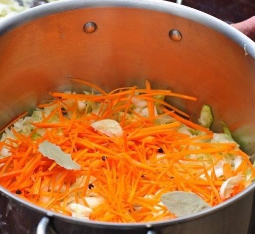 Маринованная капустка.  Ингредиенты: 07