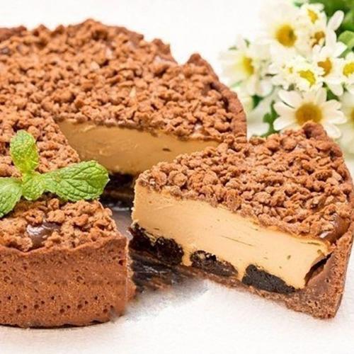 Сырник с вареной сгущенкой и черносливом. Сырник с вареной сгущенкой и черносливом.
