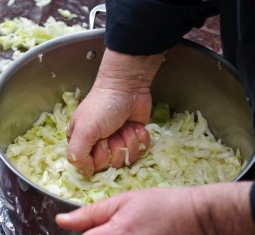 Маринованная капустка.  Ингредиенты: 08