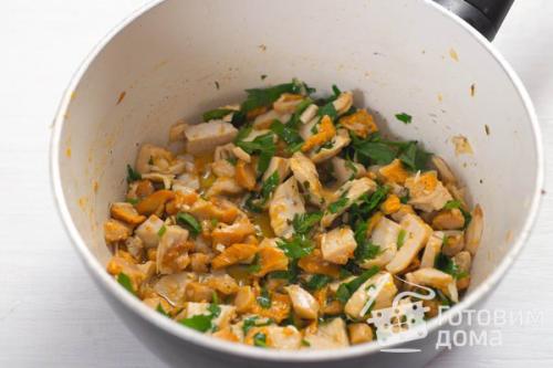 Творожные булочки с курицей и лисичками. 05