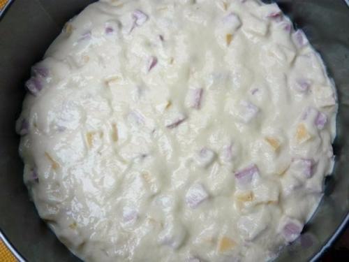 Пирог с колбасой и сыром на кефире. 06