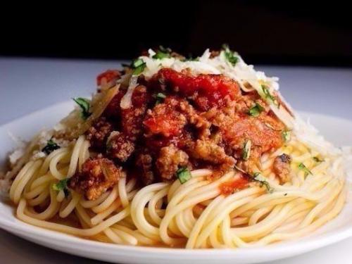 9 рецептов подливы к макаронам.