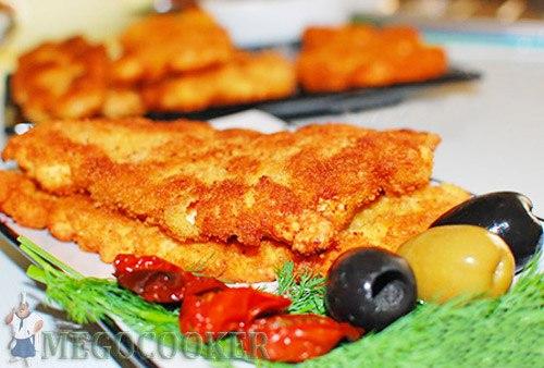 Куриный шницель по-австрийски.