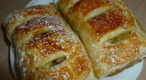 Слойки с яблоками. Слойки с яблоками.
