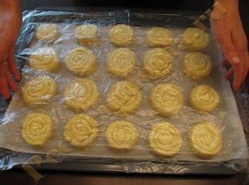 Творожные завитушки в сметанной заливке. 03 Творожные завитушки в сметанной заливке. 03