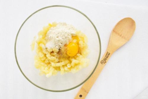 Картопляники с постной начинкой. 01