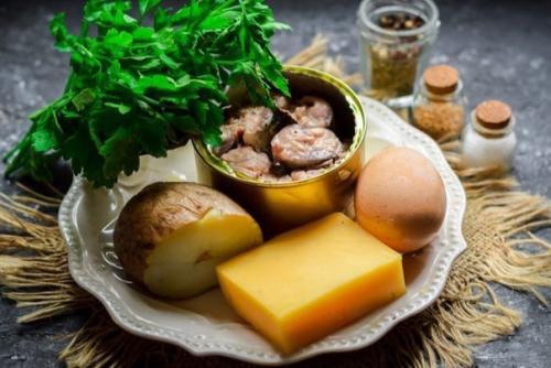 Слоеный салат со скумбрией. 01