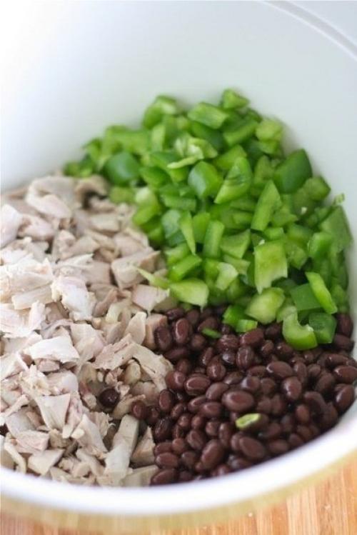 Юго-западный куриный шопский салат. 01